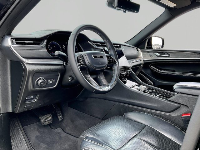 Used 2021 Jeep Grand Cherokee L Overland w/ Luxury Tech Group IV AWD/4WD image 8