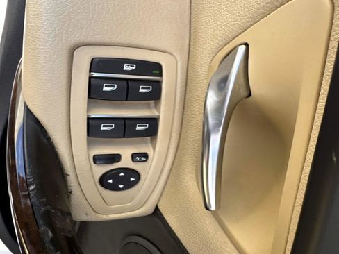 Used 2018 BMW 320i Sedan image 8