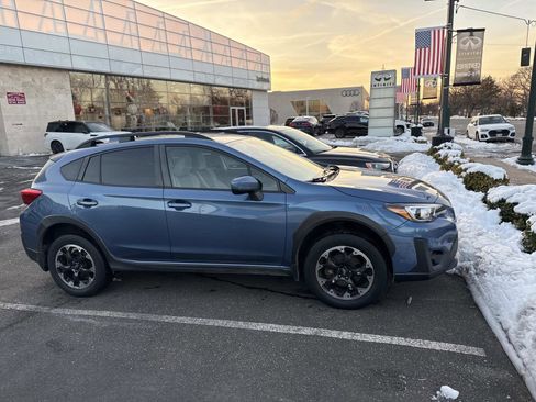 Used 2021 Subaru Crosstrek 2.0i Premium w/ Moonroof Package image 1