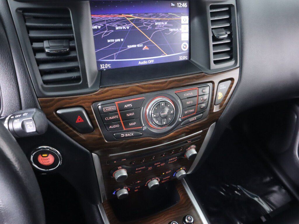 Used 2017 Nissan Pathfinder Platinum AWD/4WD image 15