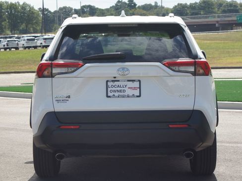 Used 2023 Toyota RAV4 XLE image 3