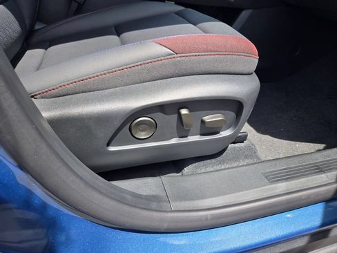 New 2026 Chevrolet Equinox RS w/ Convenience Package III AWD/4WD image 5