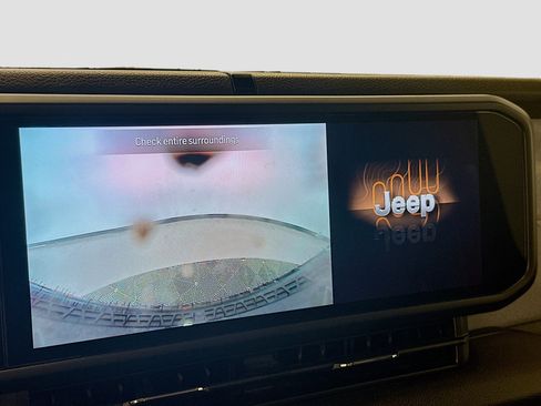 Used 2025 Jeep Wrangler Unlimited Sport AWD/4WD image 22
