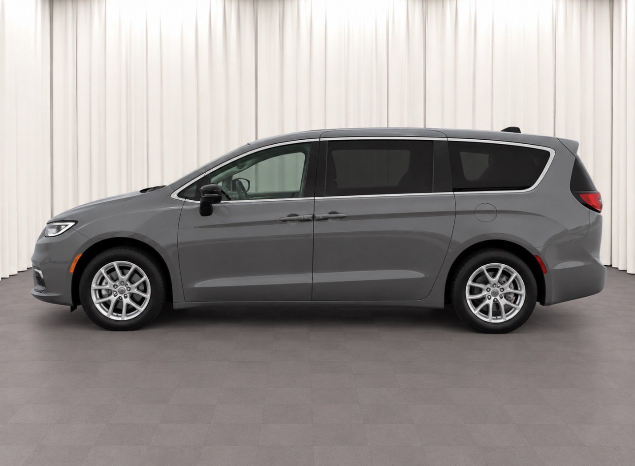 Used 2025 Chrysler Pacifica Select FWD image 6