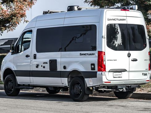 Used 2020 Mercedes-Benz Sprinter 2500 image 13