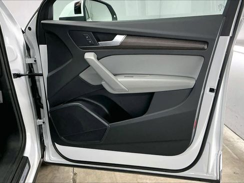 Used 2023 Audi Q5 2.0T Premium w/ Convenience Package image 26