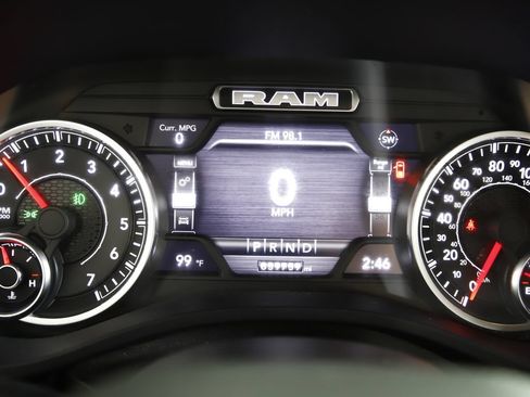 Used 2022 RAM 1500 Big Horn AWD/4WD image 18