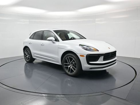 New 2026 Porsche Macan image 32