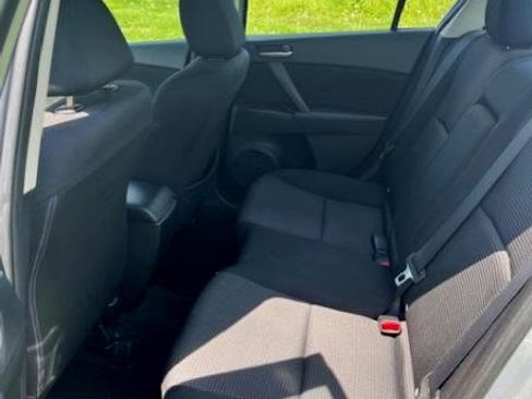 Used 2012 MAZDA MAZDA3 i Touring image 11