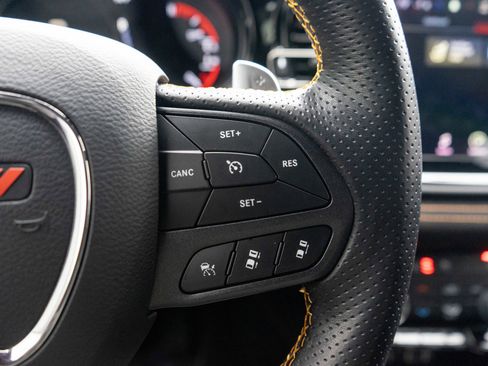 Used 2023 Dodge Durango R/T w/ Hemi Orange Plus Package image 25