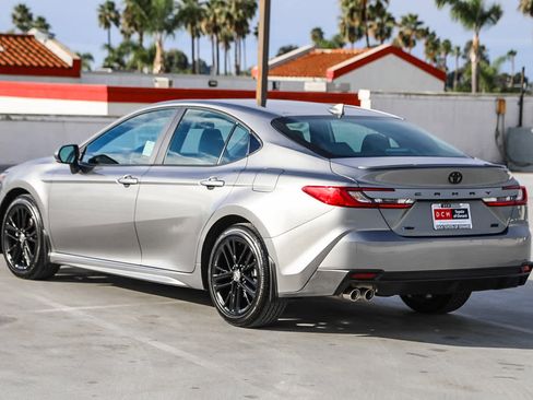 Used 2026 Toyota Camry SE image 7