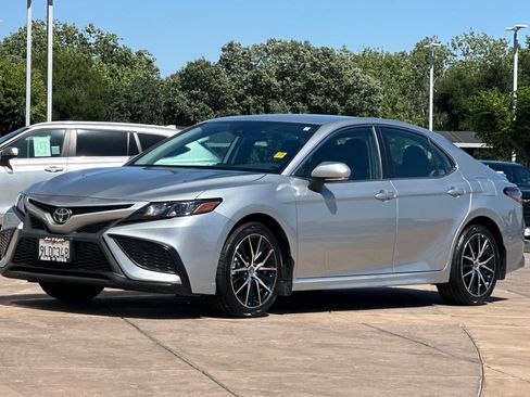 Certified 2024 Toyota Camry SE FWD image 10
