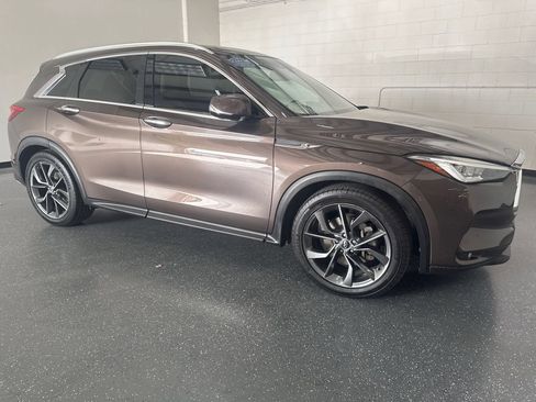 Used 2019 INFINITI QX50 Essential AWD/4WD image 2
