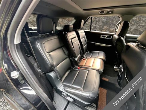 Used 2021 Ford Explorer XLT w/ Equipment Group 202A AWD/4WD image 22
