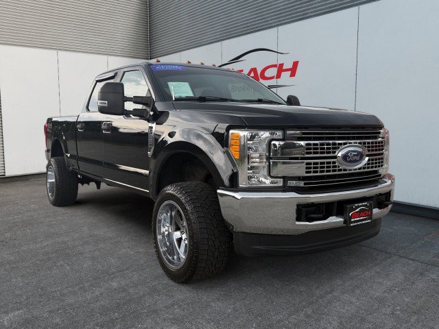 Used 2017 Ford F250 XL w/ Power Equipment Group AWD/4WD image 1