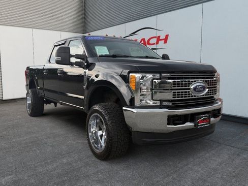 Used 2017 Ford F250 XL w/ Power Equipment Group AWD/4WD image 1