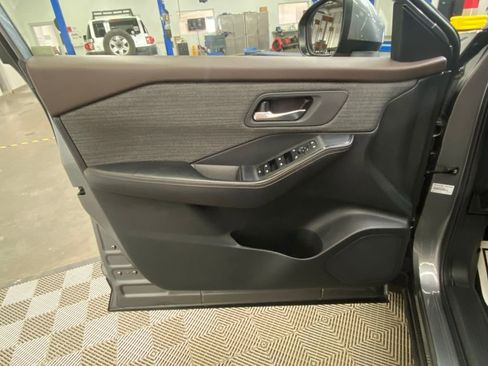 Used 2023 Nissan Rogue SV FWD image 20