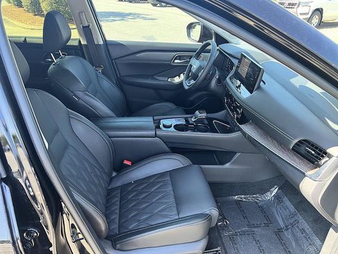 Used 2026 Nissan Rogue Platinum w/ Platinum Premium Package AWD/4WD image 17