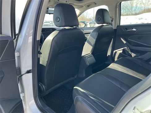 Used 2019 Volkswagen Jetta SE image 16
