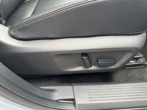 Used 2023 Nissan Rogue SL w/ SL Premium Package image 22