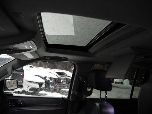 Used 2020 Chevrolet Suburban Premier image 7