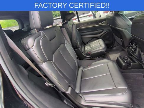 Certified 2025 Jeep Grand Cherokee L Limited w/ Black Appearance Package image 38
