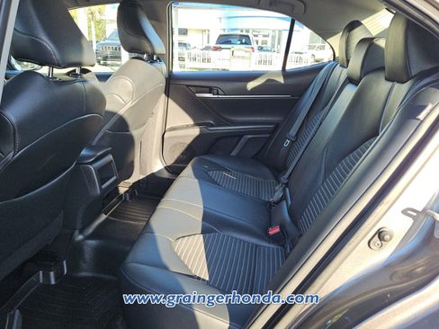 Used 2019 Toyota Camry SE image 11