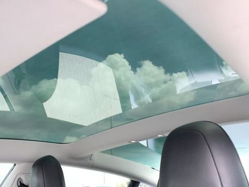 Used 2018 Tesla Model 3 Long Range RWD image 5