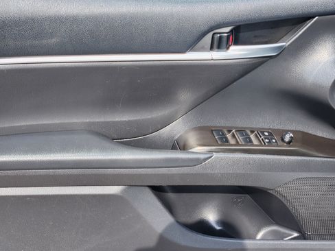 Used 2023 Toyota Camry SE FWD image 18