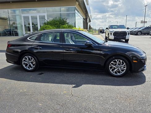 Used 2023 Hyundai Sonata SEL w/ Convenience Package image 3