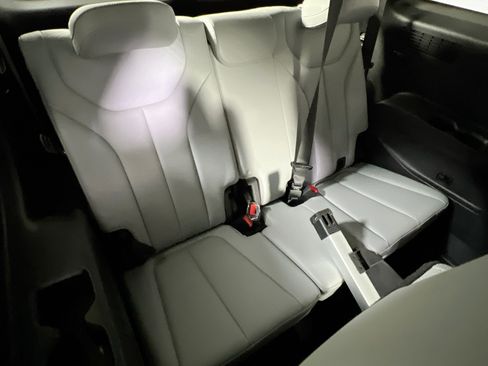 Used 2023 Hyundai Palisade SEL w/ Premium Package image 27