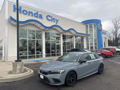 Used 2022 Honda Civic Sport image 2