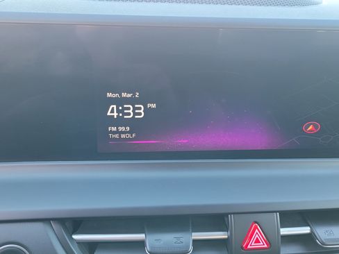 Used 2024 Kia Seltos EX image 25