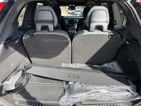 Used 2024 Volvo XC90 T8 Ultimate w/ Protection Package Premier image 17