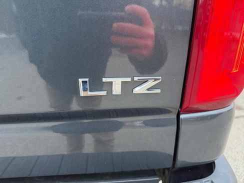 Used 2020 Chevrolet Silverado 2500 LTZ w/ LTZ Premium Package image 17