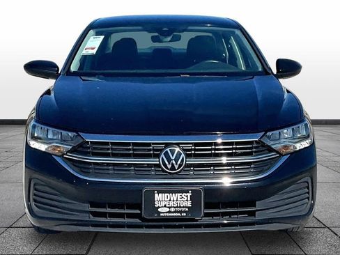 Used 2024 Volkswagen Jetta SE FWD image 3