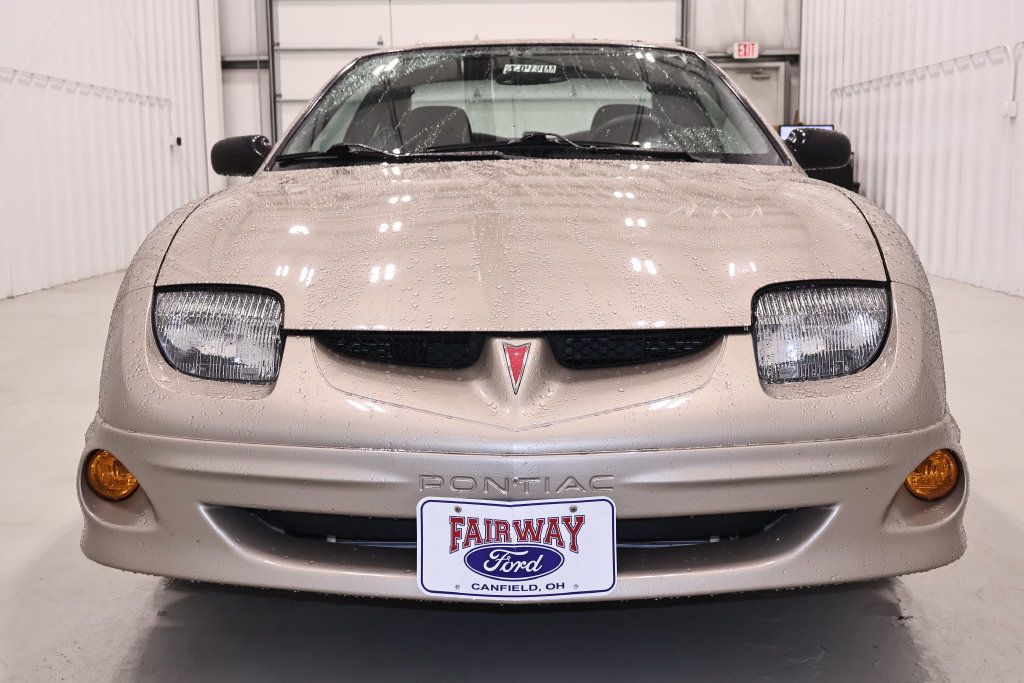 Used 2002 Pontiac Sunfire SE w/ Sun & Sound Pkg FWD image 4