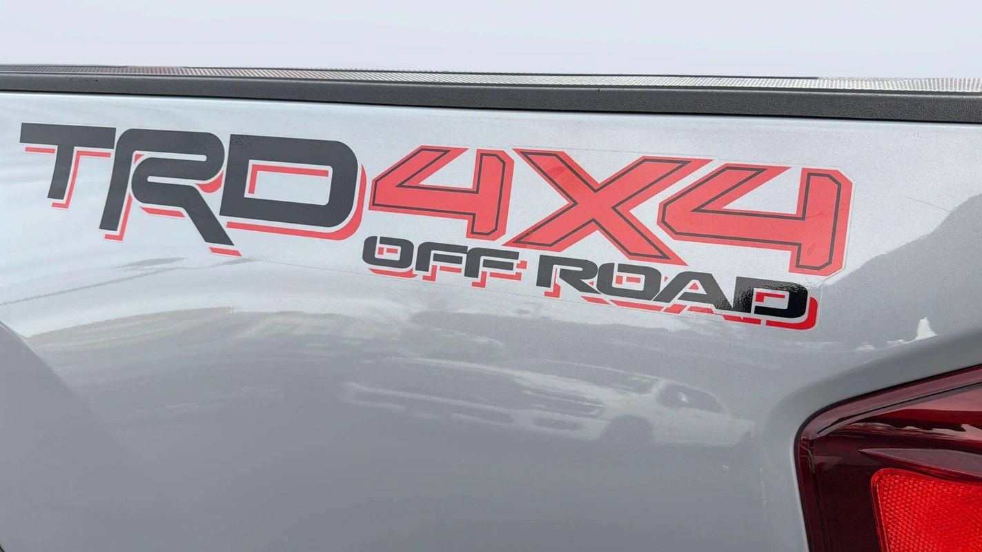 Used 2018 Toyota Tacoma TRD Off-Road w/ TRD Premium Off Road Package AWD/4WD image 19