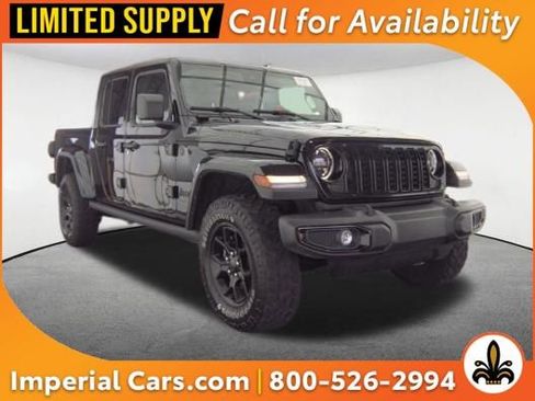 Used 2024 Jeep Gladiator Sport AWD/4WD image 1