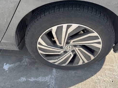 Certified 2021 Volkswagen Jetta SEL Premium image 8