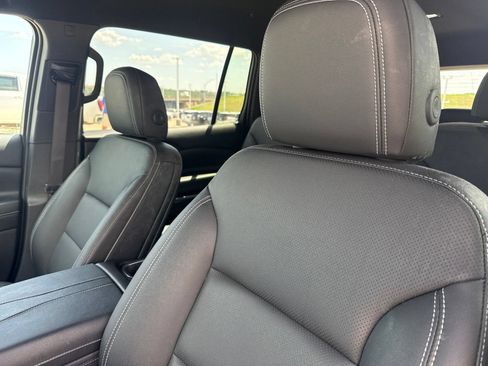 Used 2024 Chevrolet Traverse LT w/ Midnight/Sport Edition FWD image 20