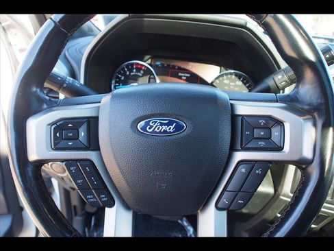 Used 2022 Ford F450 Platinum w/ FX4 Off-Road Package image 22