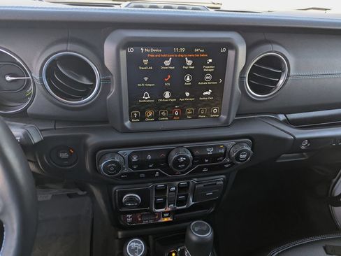 Used 2023 Jeep Wrangler Unlimited Rubicon 4xe w/ Cold Weather Group AWD/4WD image 17