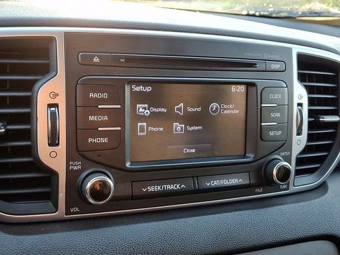 Used 2018 Kia Sportage LX AWD/4WD image 18