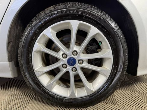 Used 2019 Ford Fusion Energi Titanium FWD image 21