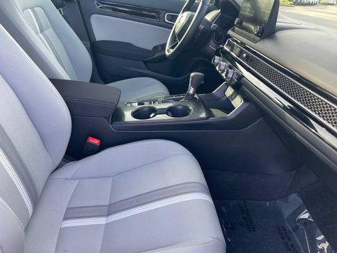 Used 2025 Honda Civic Sport image 41