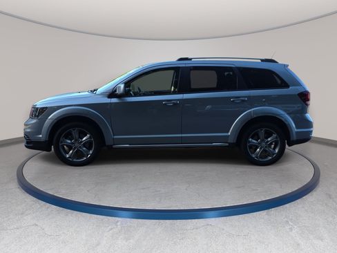 Used 2017 Dodge Journey Crossroad FWD image 3