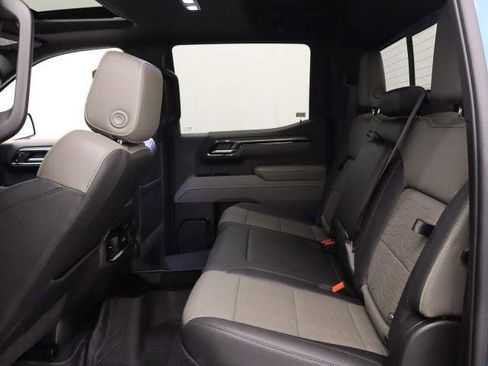 Used 2025 Chevrolet Silverado 1500 ZR2 w/ Technology Package image 17