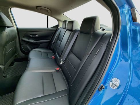 Used 2023 Nissan Sentra SR w/ SR Premium Package FWD image 27