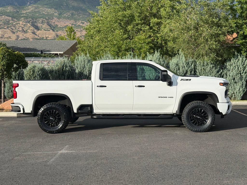 Used 2024 Chevrolet Silverado 3500 LTZ w/ LTZ Plus Package AWD/4WD image 8